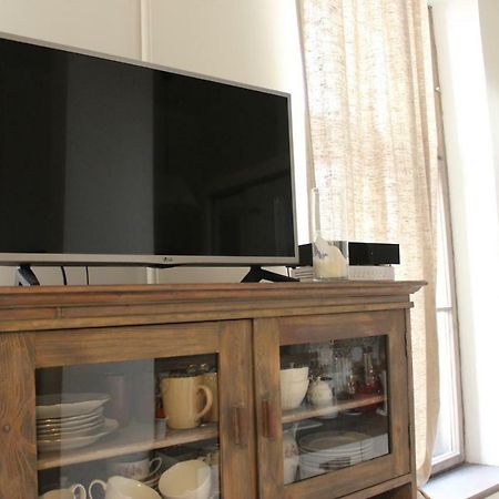 2 Room Apartment In Embasy Area รีกา ภายนอก รูปภาพ