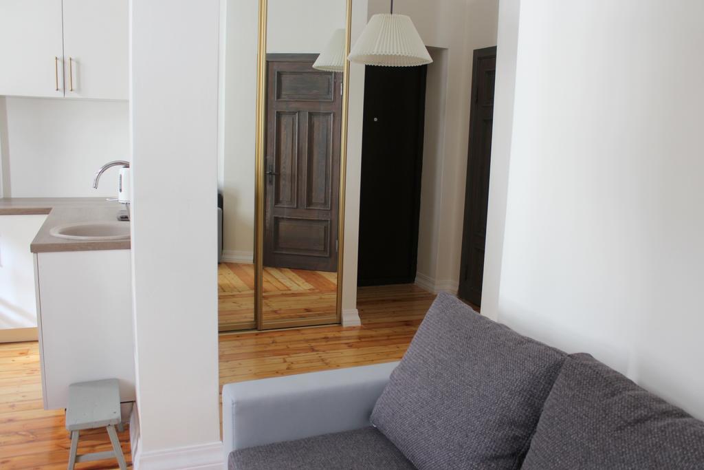 2 Room Apartment In Embasy Area รีกา ภายนอก รูปภาพ