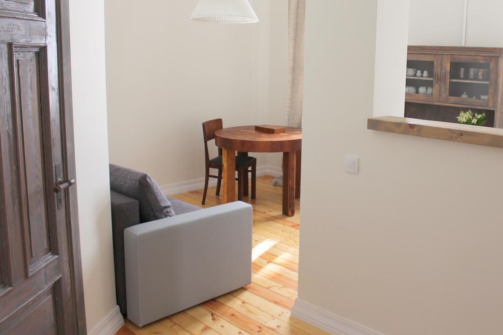 2 Room Apartment In Embasy Area รีกา ภายนอก รูปภาพ